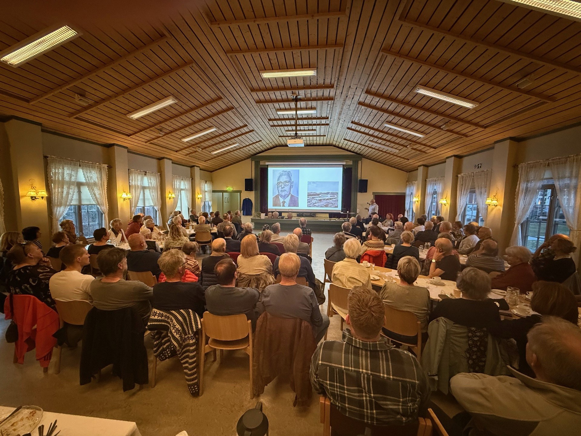 Temakveld Hallsetheimen Gamle festsal 16. april